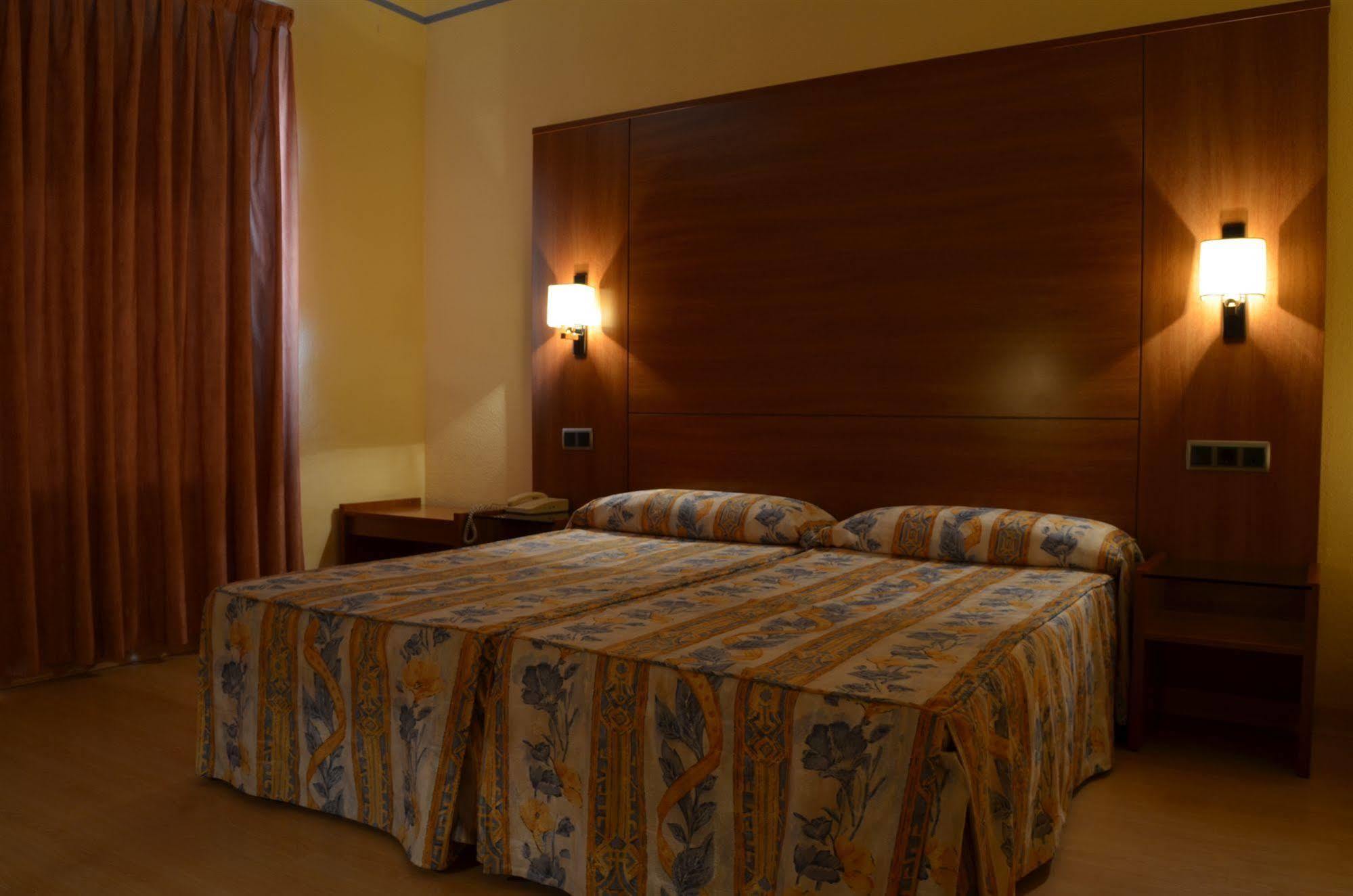 Hotel Sant Jordi Tarragona Exteriör bild
