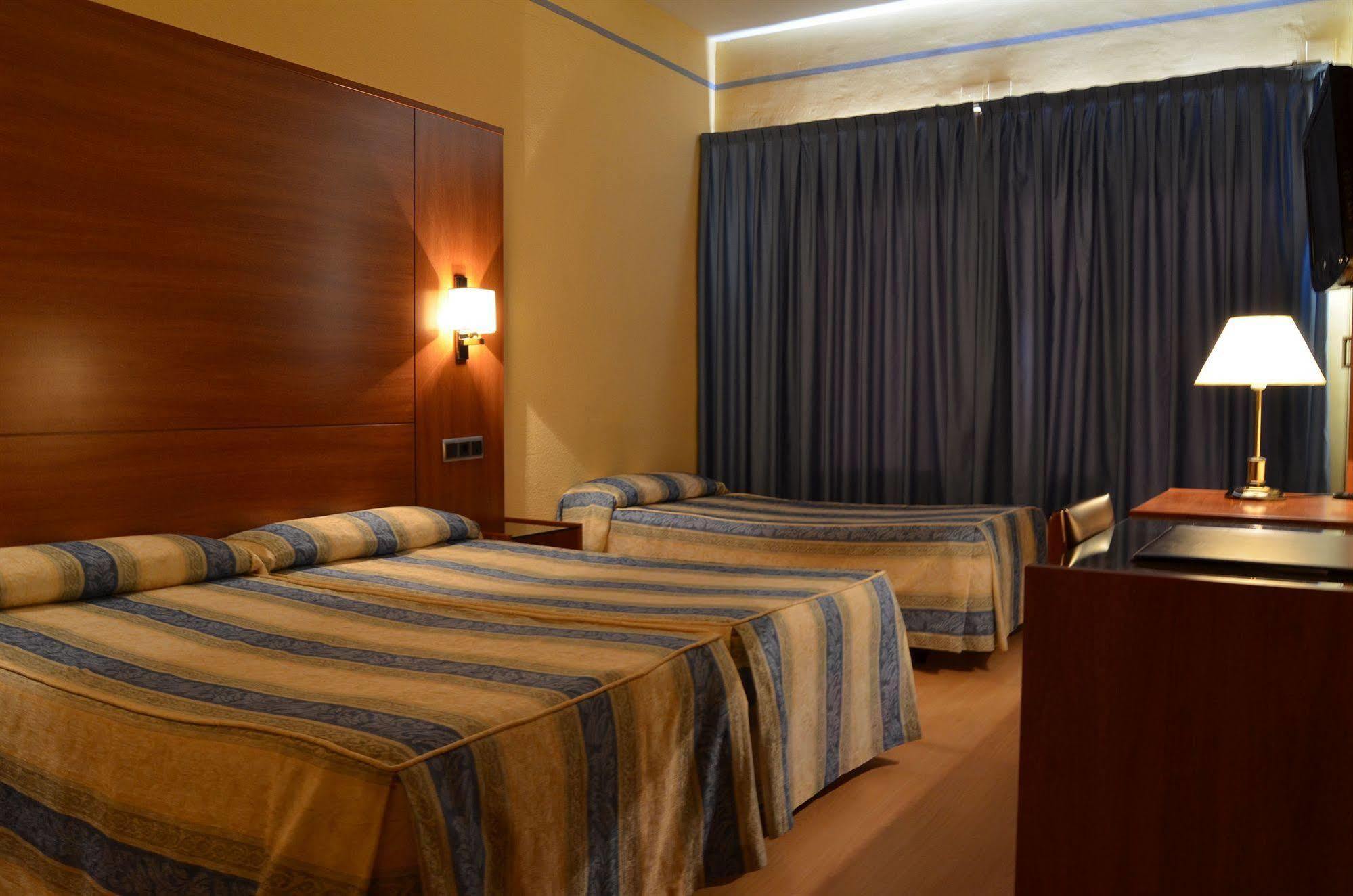 Hotel Sant Jordi Tarragona Exteriör bild